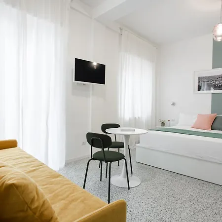 Mira Maradona Naples